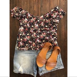 5 for $25 AE off the shoulder top